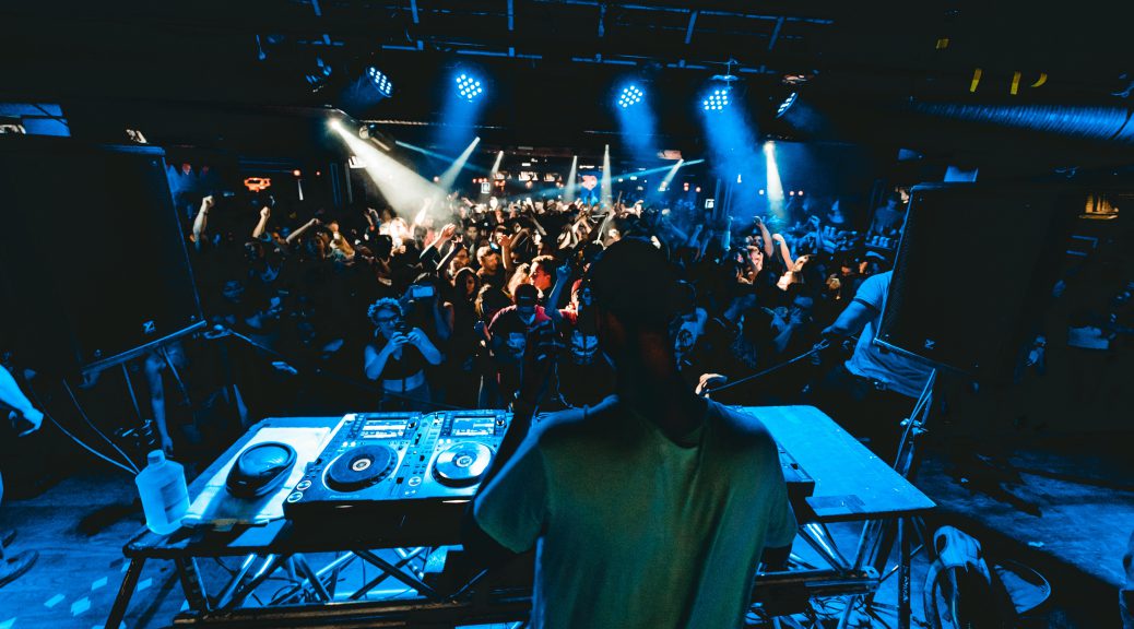 DJ boeken